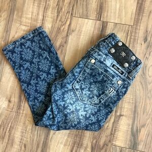 Girls Miss Me Fleur De Lis Capris JK5842P2 Buckle